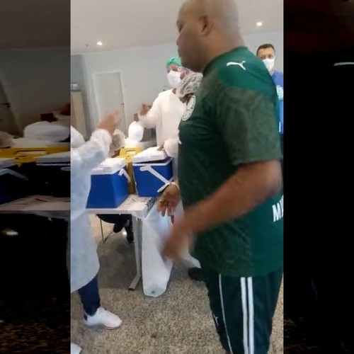 (فیلم) رفتار عجیب یک مرد برزیلی در تزریق واکسن که از سوزن می‌ترسد 