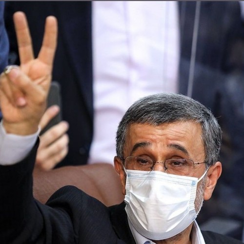 واکنش همسر احمدی نژاد به موهای زن نامحرم روی سر شوهرش!