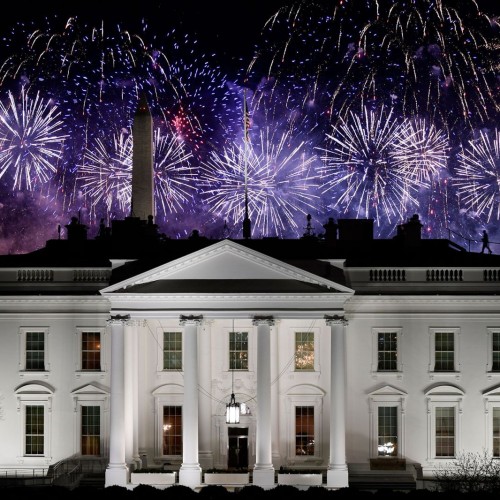 کاخ سفید پایان دوران شوم ریاست جمهوری ترامپ را جشن گرفت