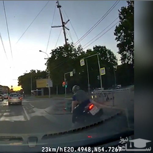 (فیلم) زمین خوردن ناگهانی موتورسوار در تقاطع
