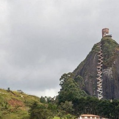 معرفی زیباترین صخره دنیا با منظره ای استثنایی
