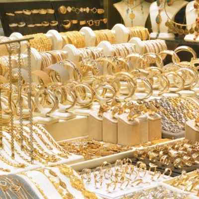 قیمت طلا در محدوده 400 هزار تومان باقی می‌ماند