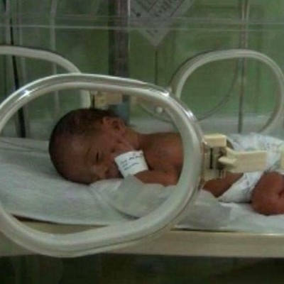 تولد نوزاد از مادر کرونایی بعد از 20 سال انتظار و نازایی