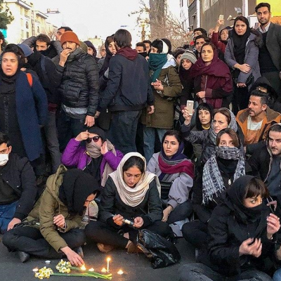 تجمع دانشجویی که به شعارهای تند و پاره کردن عکس حاج قاسم کشید