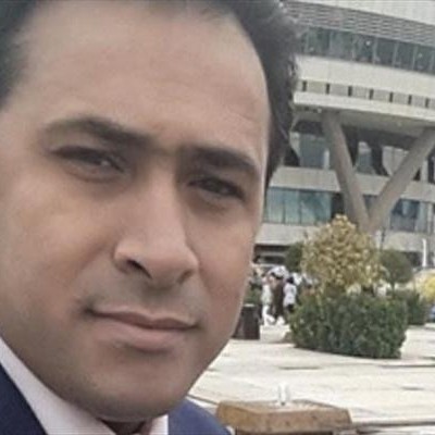 گوینده خبر ورزشی در خانه مادرش