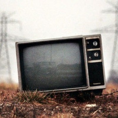 حمله عجیب  محمد دلاوری مجری تلویزیون به سلبریتی‌ها