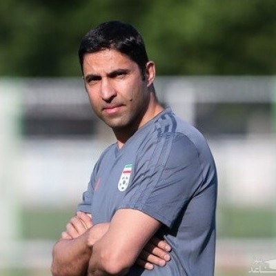 سرزدن وحید هاشمیان به مدرسه دوران تحصیلش در این روزهای کرونایی