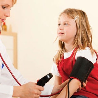 چه عاملی باعث ایجاد فشار خون بالا در کودکان میشود؟
