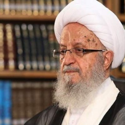 ماجرای جوانی که مقابل آیت‌الله مکارم خنجر کشید!