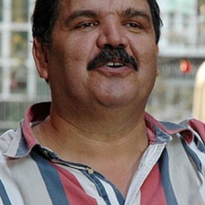 کیانوش گرامی بازیگر «میوه ممنوعه» در کنار دخترش