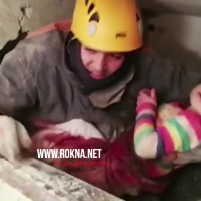 (فیلم) لحظه نجات کودک 3 ساله از زیر آوار زلزله ترکیه