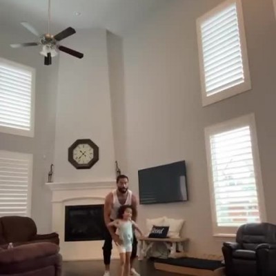 ویدیوهایی از پدر و دختر آمریکایی که پربیننده شد